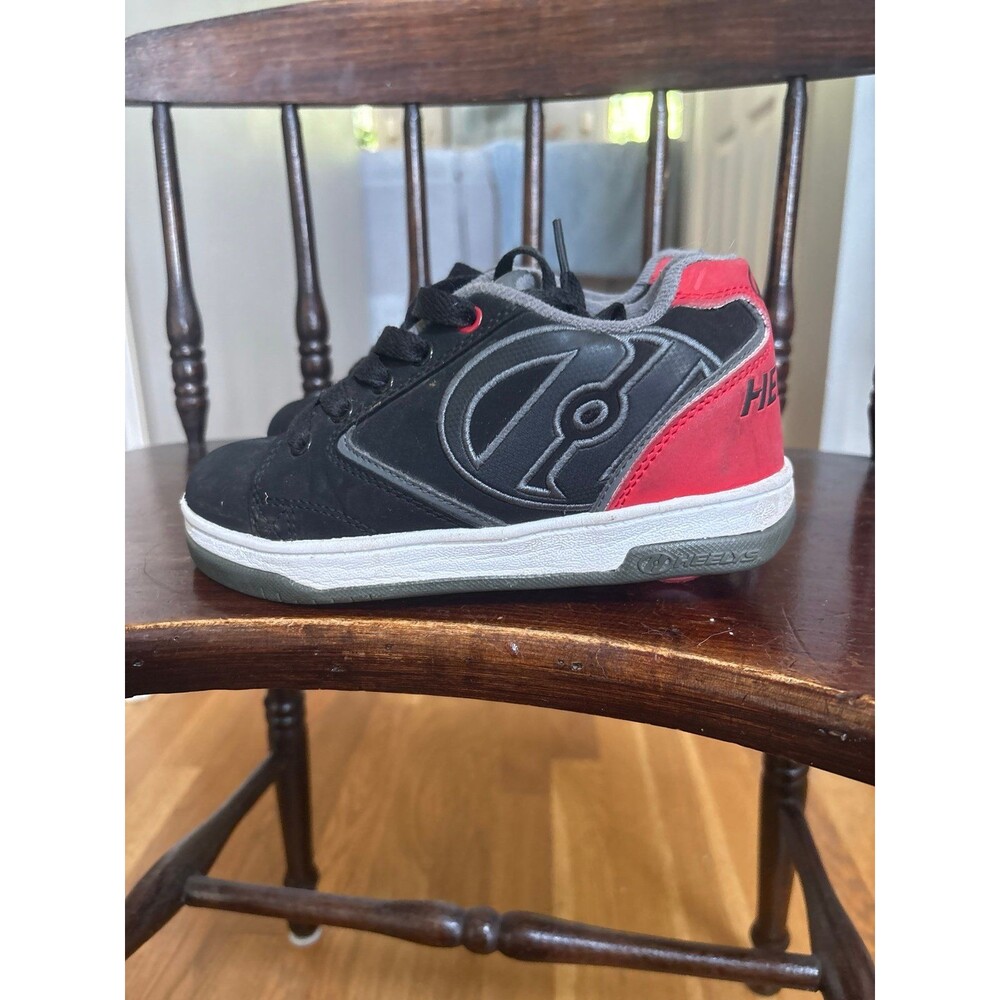 Kids Heely shoes with wheel puller